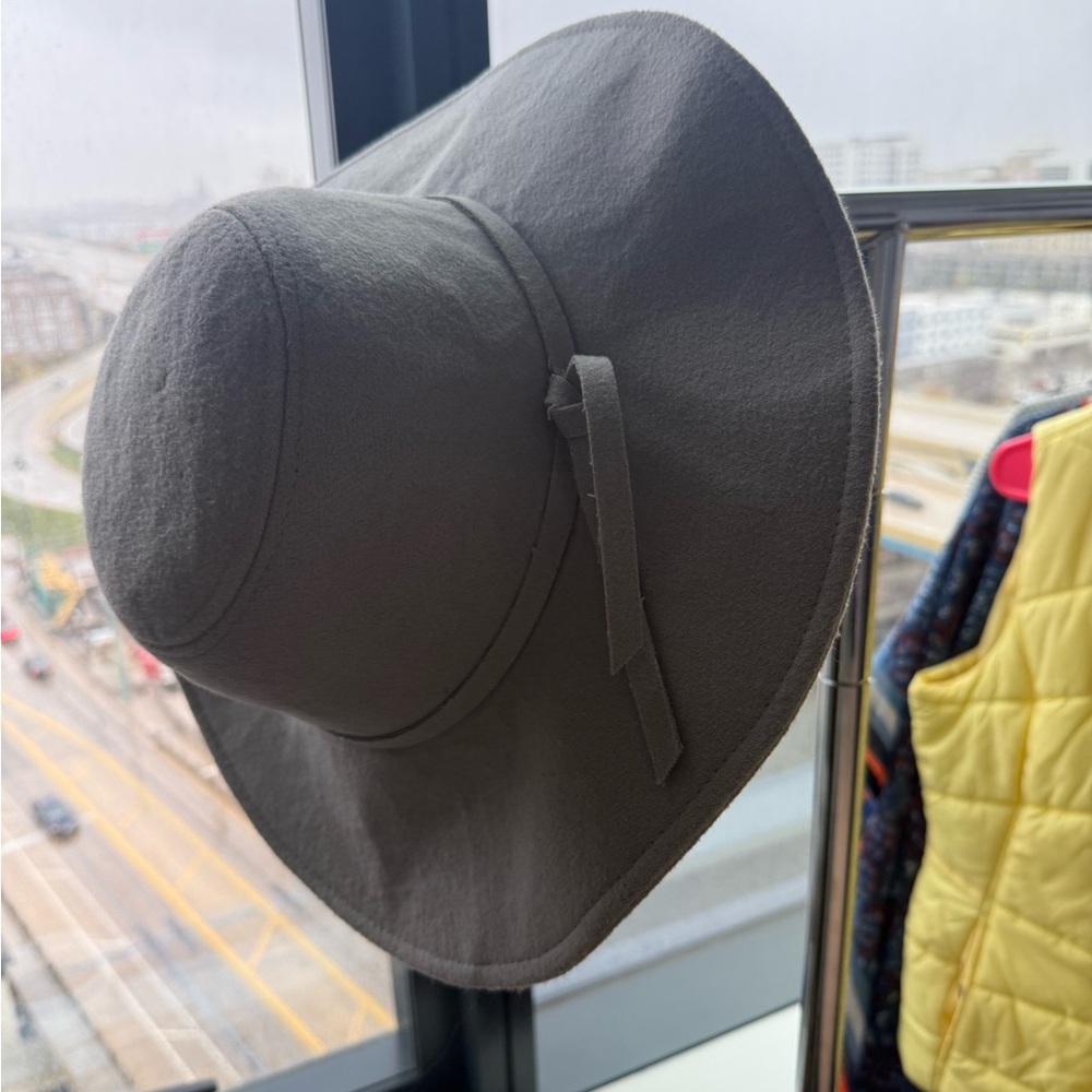 Stylish Gray Wide-Brim Hat